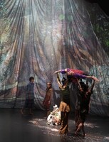 KAAT キッズ・プログラム 2021「ククノチ テクテク マナツノ ボウケン」より。（撮影：大洞博靖）