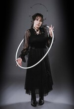 加藤良子のビジュアル。