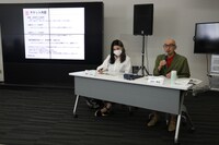 左から藤井さゆり、田口幹也。