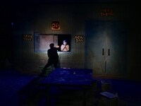 劇団不労社 第8回公演「畜生たちの楽園」より。（撮影：肖藝凡）