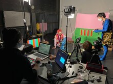 範宙遊泳 シリーズ＜おとなもこどもも＞ 「ももたろうのつづき」創作の様子。