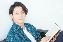 牧島輝扮する風見涼太。（写真提供：東宝演劇部）