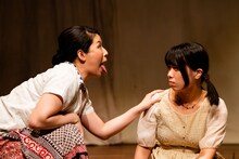 劇団「地蔵中毒」第14回公演 無教訓意味なし演劇vol.14「母さんが夜なべをしてJavaScript組んでくれた」より。