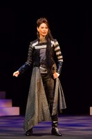 舞台「ル・シッド」より。（撮影：山副圭吾）