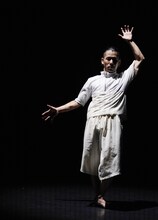 Baobab 第13回本公演 Re:born project vol.2「アンバランス」より。（撮影：大洞博靖）