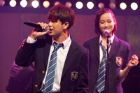 森崎ウィン（左）