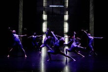 Baobab 第13回本公演 Re:born project vol.2「アンバランス」より。（撮影：大洞博靖）