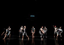 Baobab 第13回本公演 Re:born project vol.2「アンバランス」より。（撮影：大洞博靖）