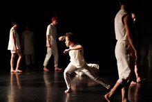 Baobab 第13回本公演 Re:born project vol.2「アンバランス」より。（撮影：大洞博靖）