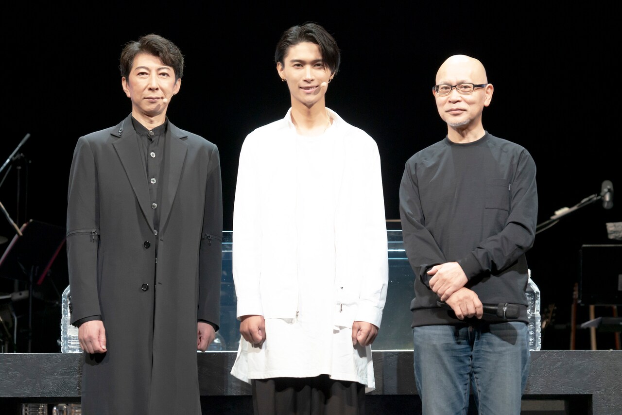 「ピース」東京で開幕、鈴木勝秀が橋本良亮を絶賛「本番に入ってから伸びるタイプ」