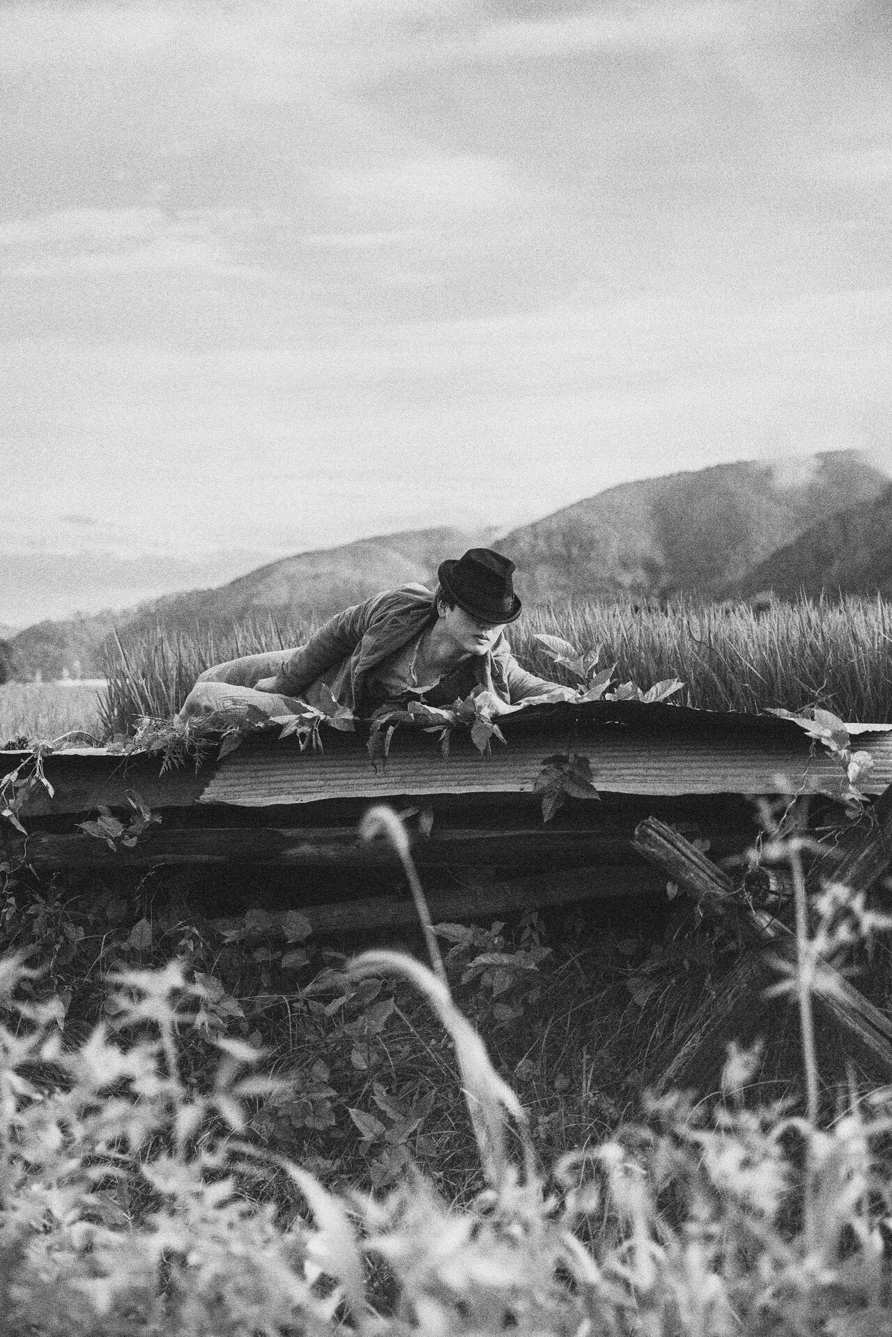 見知らぬ若者が人気になったわけは…串田和美の「西の人気者」に秋本奈緒美ら