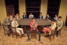 ナイスコンプレックスプロデュース #6「12人の怒れる男」大阪Aチームの面々。（撮影：鏡田伸幸）