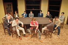 ナイスコンプレックスプロデュース #6「12人の怒れる男」大阪Bチームの面々。（撮影：鏡田伸幸）