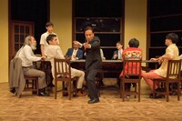 ナイスコンプレックスプロデュース #6「12人の怒れる男」大阪Aチームの公演より。（撮影：鏡田伸幸）