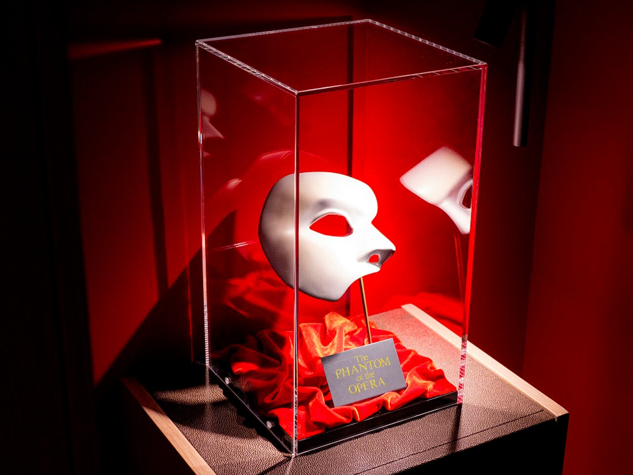 1日1室限定、クリスティーヌの楽屋をイメージ「オペラ座の怪人