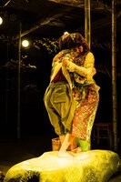 世界劇団「ひとよひとよに呱々の声」より。