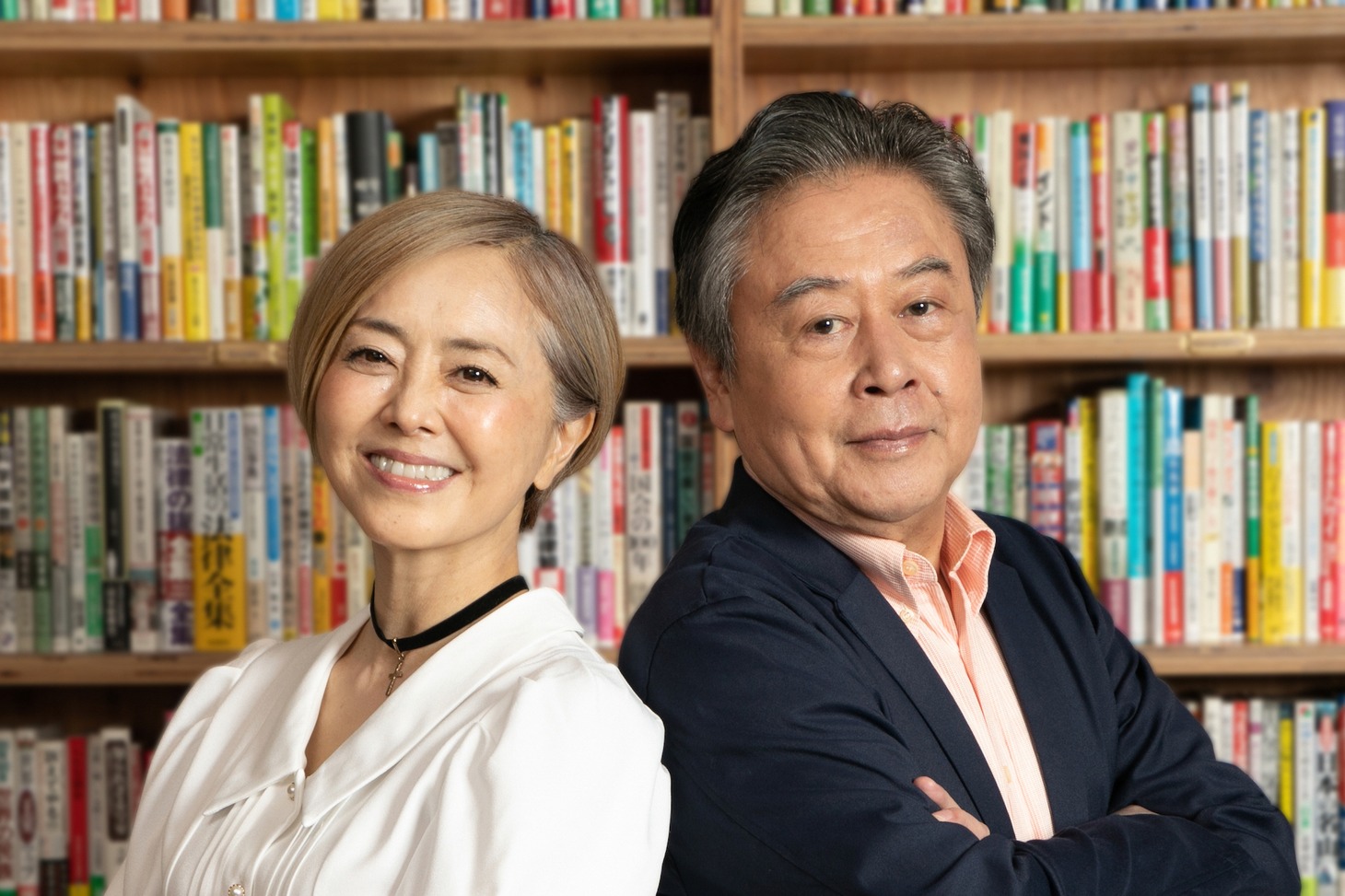 左から熊谷真実、風間杜夫。