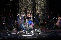 「海の音楽劇 『プリンス・オブ・マーメイド』～海からの2000年後のおくりもの～」より。(c)海の音楽劇「プリンス・オブ・マーメイド」 （撮影：市川勝弘）