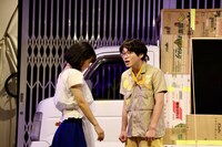 アーの演劇「一つきりの夜に」より。