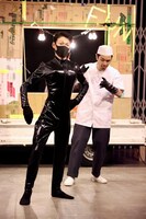 アーの演劇「一つきりの夜に」より。