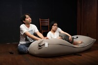 「かんがえる果てとチーク “だいじょうぶじゃない”短編集」より。（撮影：木村恵美子）