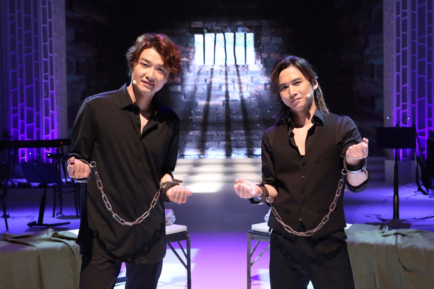 「SHIONOGI MUSIC FAIR」より、左から井上芳雄、堂本光一。（提供：フジテレビ）