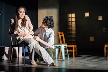 DULL-COLORED POP 第23回本公演「丘の上、ねむのき産婦人科」より。（Photo by bozzo）