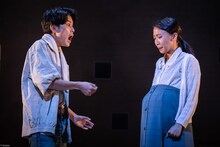 DULL-COLORED POP 第23回本公演「丘の上、ねむのき産婦人科」より。（Photo by bozzo）