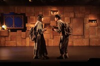 EPOCH MAN「オーレリアンの兄妹」より。（Photo by moco）