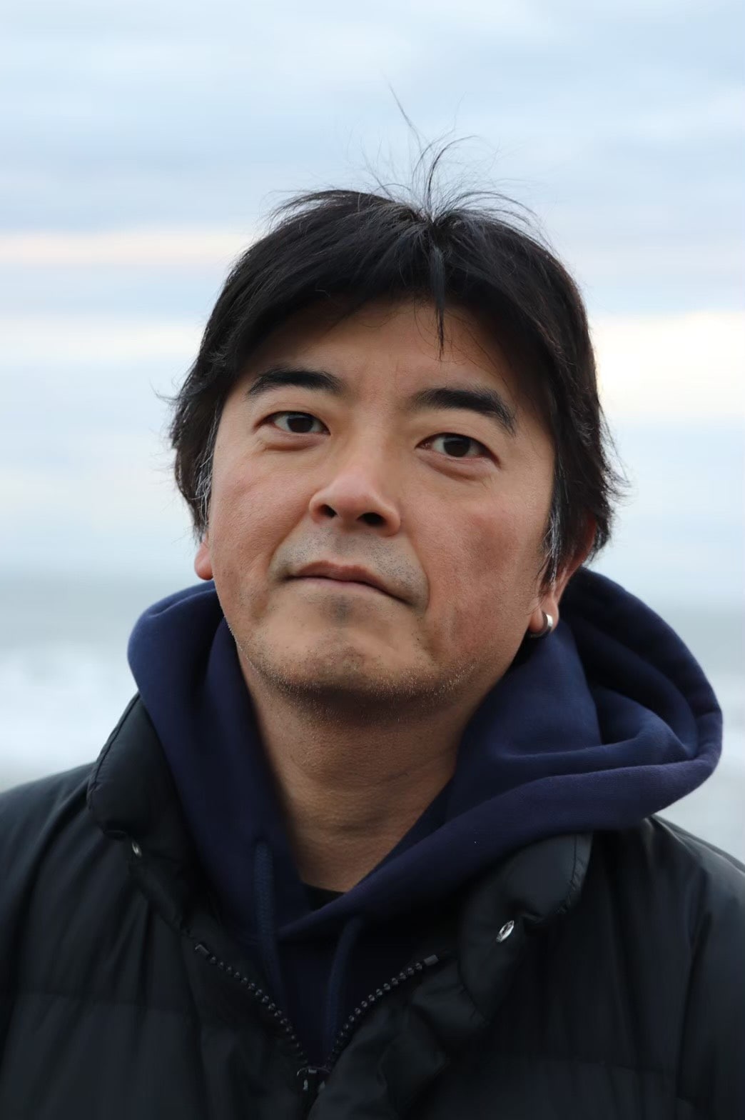 榊美優・堀口紗奈・櫻愛里紗が家族に扮する「椅子に恋した娘」父親役は横澤英一