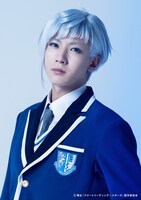 前嶋曜扮する篠崎怜鳳。