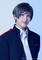 白石康介扮する窪田智之。