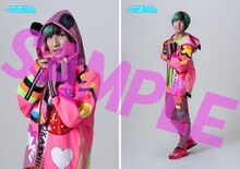 佐野真白扮するかわいいハートのブロマイド。