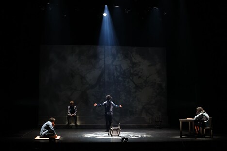 ティーファクトリー「4」より。（撮影：間野真由美）