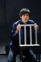 ティーファクトリー「4」より。（撮影：間野真由美）