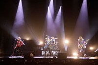 「Live Musical『SHOW BY ROCK!!』-DO 根性北学園編- 夜と黒のReflection」より。