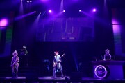 「Live Musical『SHOW BY ROCK!!』-DO 根性北学園編- 夜と黒のReflection」より。