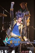 「Live Musical『SHOW BY ROCK!!』-DO 根性北学園編- 夜と黒のReflection」より。