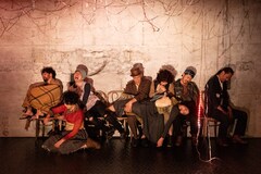 地点×空間現代「どん底」京都公演が開幕、三浦基「奇跡を見られるかも」