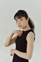 入手杏奈(c)金子愛帆