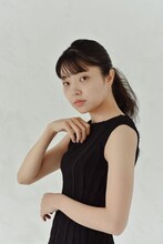 入手杏奈(c)金子愛帆