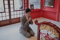 陽運寺での「東海道四谷怪談」興行安全成功祈願の様子。（撮影：柏原孝史）