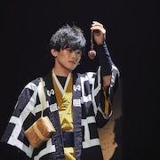 長江崚行が主人公・七味を演じる、あだち充原作のSF時代活劇「虹色とうがらし」開幕