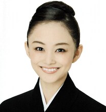 舞空瞳(c)宝塚歌劇団