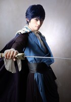 高本学扮するカイル。