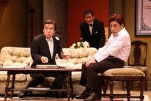 加藤健一事務所 vol.110「THE SHOW MUST GO ON」より。（撮影：石川純）