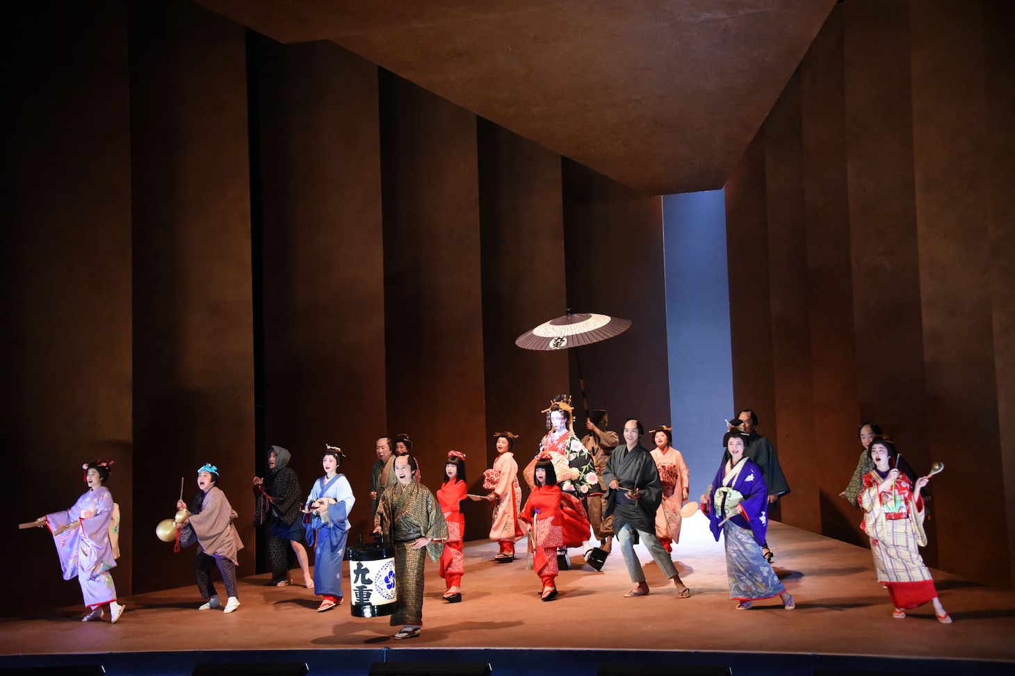 KAAT神奈川芸術劇場プロデュース「近松心中物語」ゲネプロより。