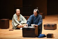 KAAT神奈川芸術劇場プロデュース「近松心中物語」ゲネプロより。