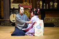 KAAT神奈川芸術劇場プロデュース「近松心中物語」ゲネプロより。