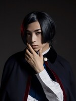 蒼井翔太扮する月城真琴。